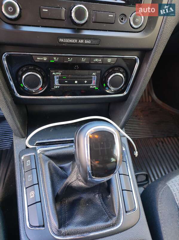 Універсал Skoda Superb 2012 в Івано-Франківську