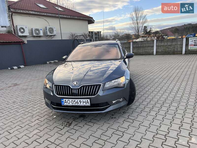 Універсал Skoda Superb 2015 в Мукачевому