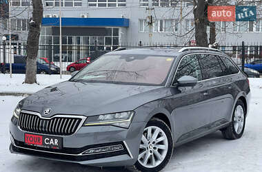Универсал Skoda Superb 2022 в Киеве