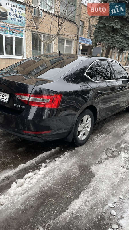 Лифтбек Skoda Superb 2017 в Кропивницком