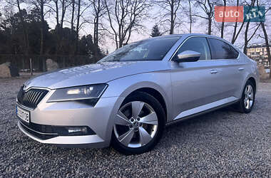 Лифтбек Skoda Superb 2017 в Львове