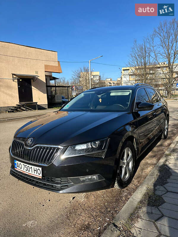 Универсал Skoda Superb 2017 в Ужгороде