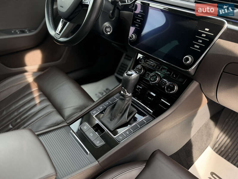 Ліфтбек Skoda Superb 2017 в Львові