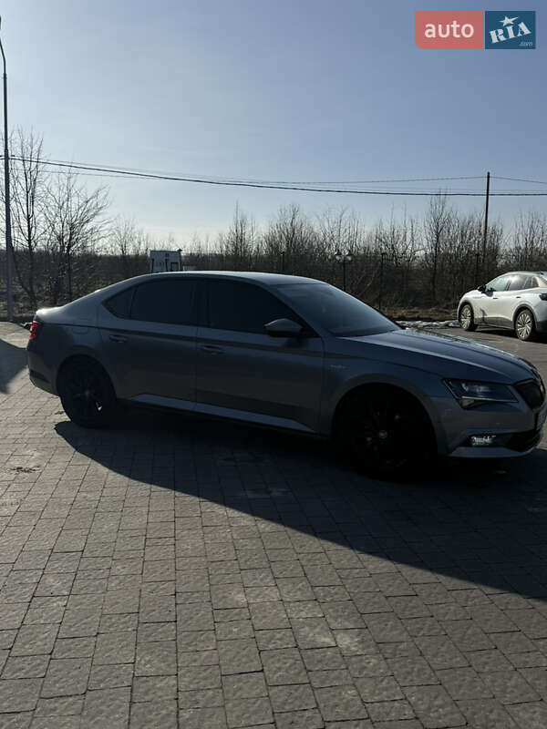 Ліфтбек Skoda Superb 2017 в Львові
