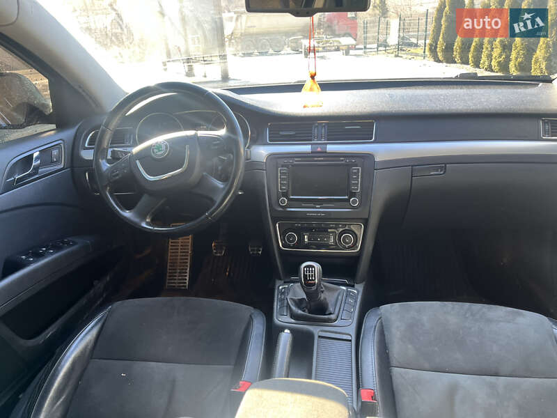 Універсал Skoda Superb 2011 в Сколе