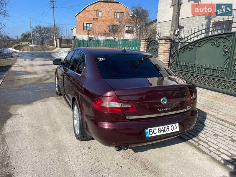 Ліфтбек Skoda Superb 2010 в Львові