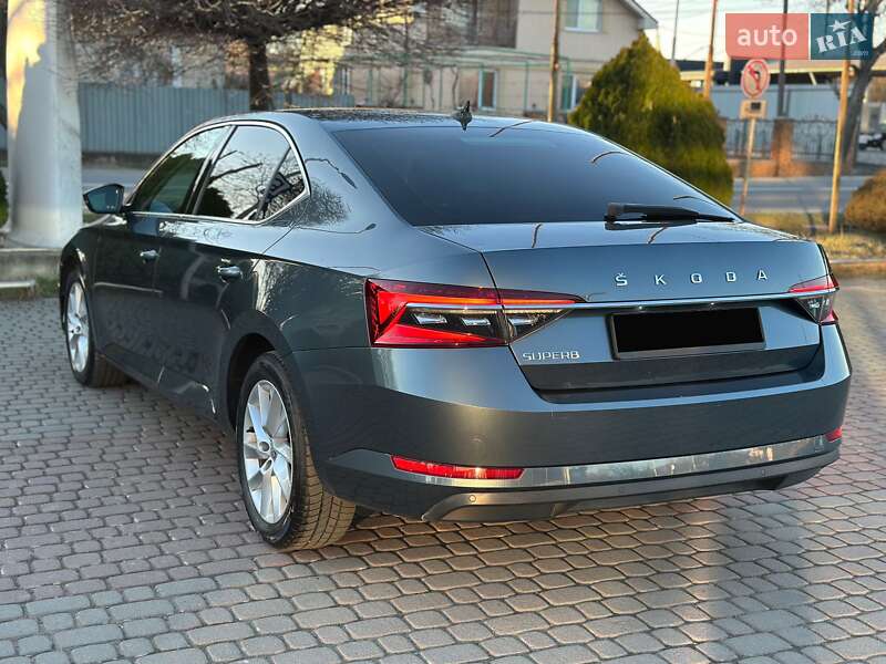 Лифтбек Skoda Superb 2019 в Ужгороде