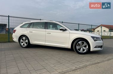 Универсал Skoda Superb 2016 в Ужгороде