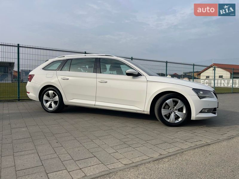 Універсал Skoda Superb 2016 в Ужгороді