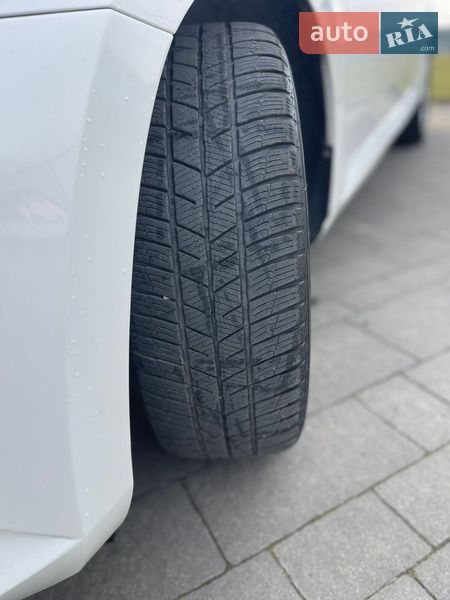 Універсал Skoda Superb 2016 в Ужгороді