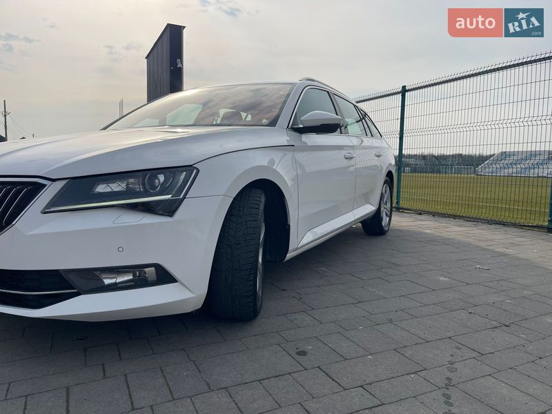 Універсал Skoda Superb 2016 в Ужгороді