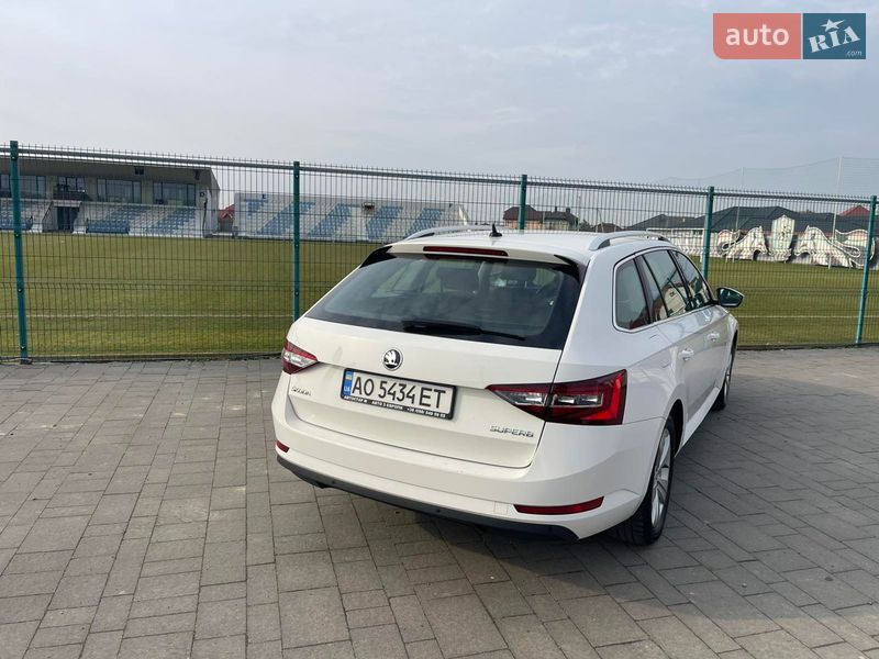 Універсал Skoda Superb 2016 в Ужгороді