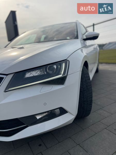 Універсал Skoda Superb 2016 в Ужгороді