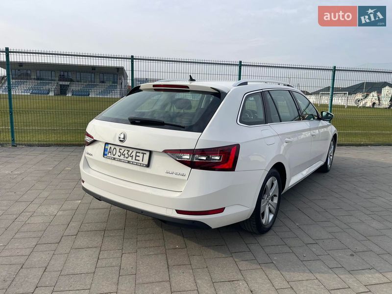 Універсал Skoda Superb 2016 в Ужгороді
