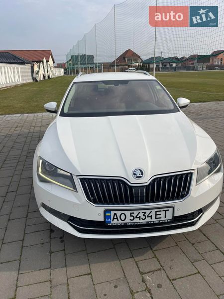 Універсал Skoda Superb 2016 в Ужгороді