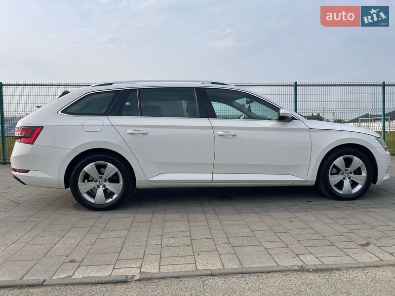 Універсал Skoda Superb 2016 в Ужгороді
