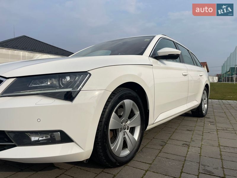 Універсал Skoda Superb 2016 в Ужгороді