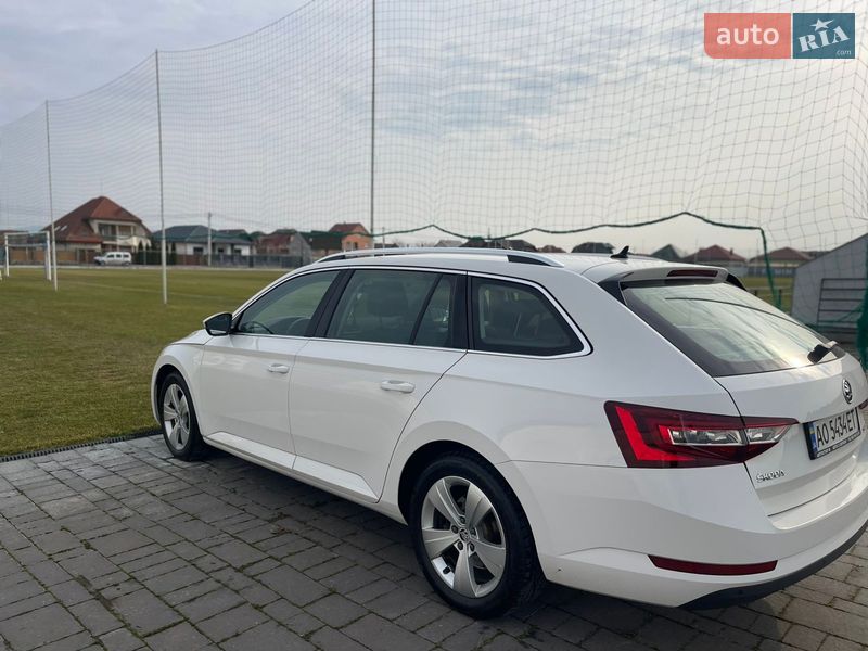 Універсал Skoda Superb 2016 в Ужгороді