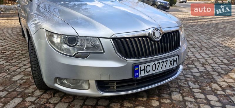 Універсал Skoda Superb 2011 в Дрогобичі