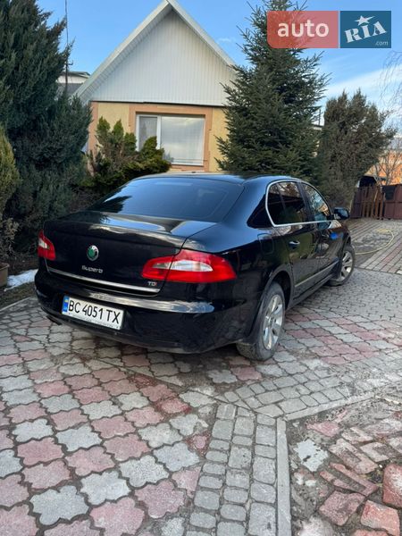 Лифтбек Skoda Superb 2013 в Львове