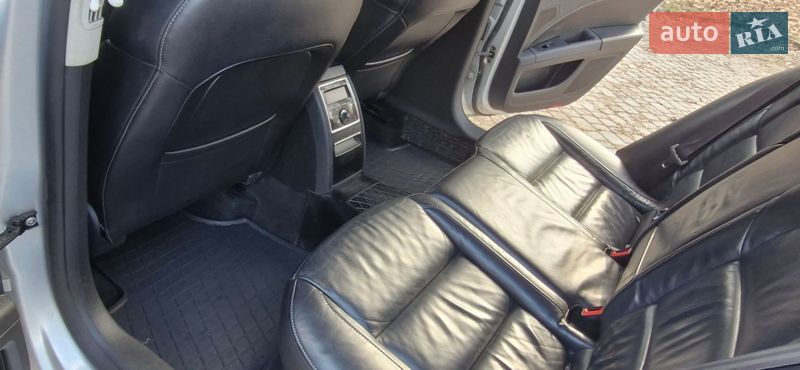 Універсал Skoda Superb 2011 в Дрогобичі