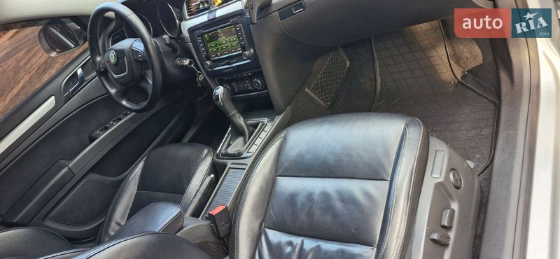 Універсал Skoda Superb 2011 в Дрогобичі