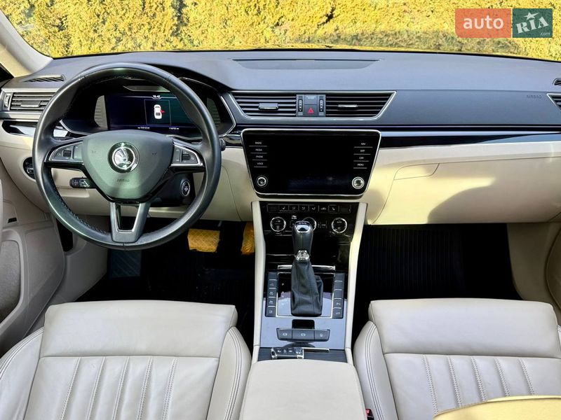 Ліфтбек Skoda Superb 2020 в Хусті