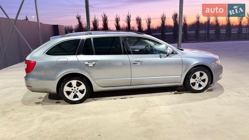 Универсал Skoda Superb 2012 в Ужгороде