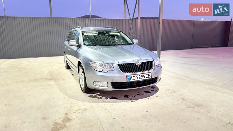 Универсал Skoda Superb 2012 в Ужгороде