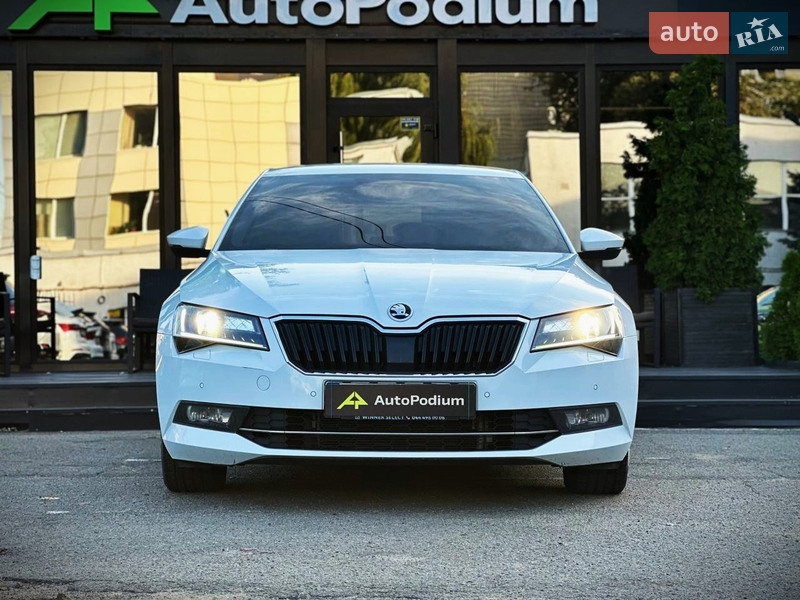 Лифтбек Skoda Superb 2019 в Киеве