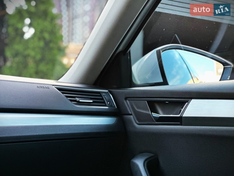 Лифтбек Skoda Superb 2019 в Киеве