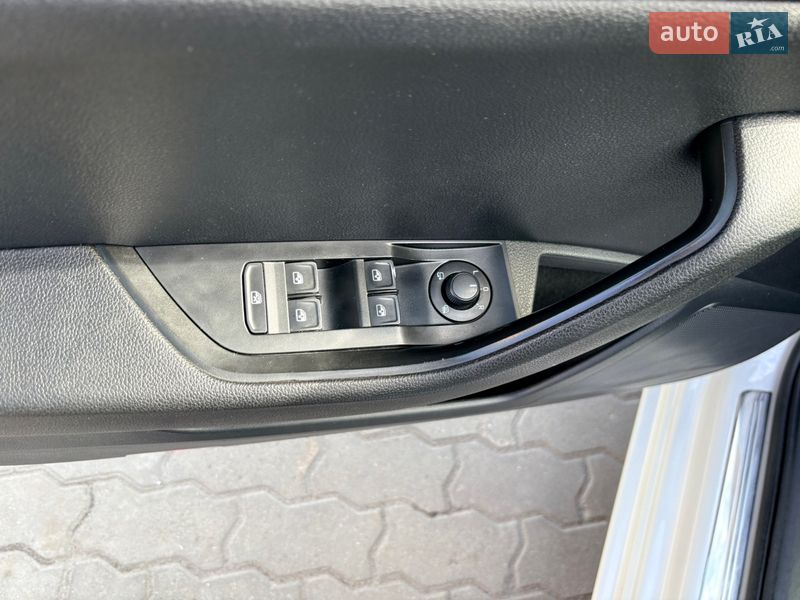 Универсал Skoda Superb 2017 в Нововолынске