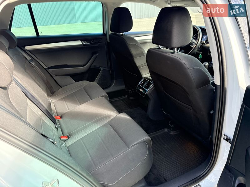 Универсал Skoda Superb 2017 в Нововолынске