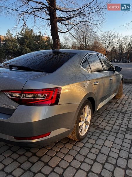 Лифтбек Skoda Superb 2016 в Луцке