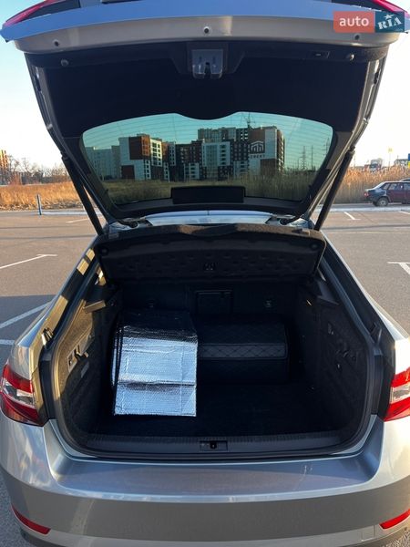 Лифтбек Skoda Superb 2016 в Луцке