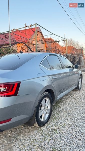 Лифтбек Skoda Superb 2015 в Мукачево