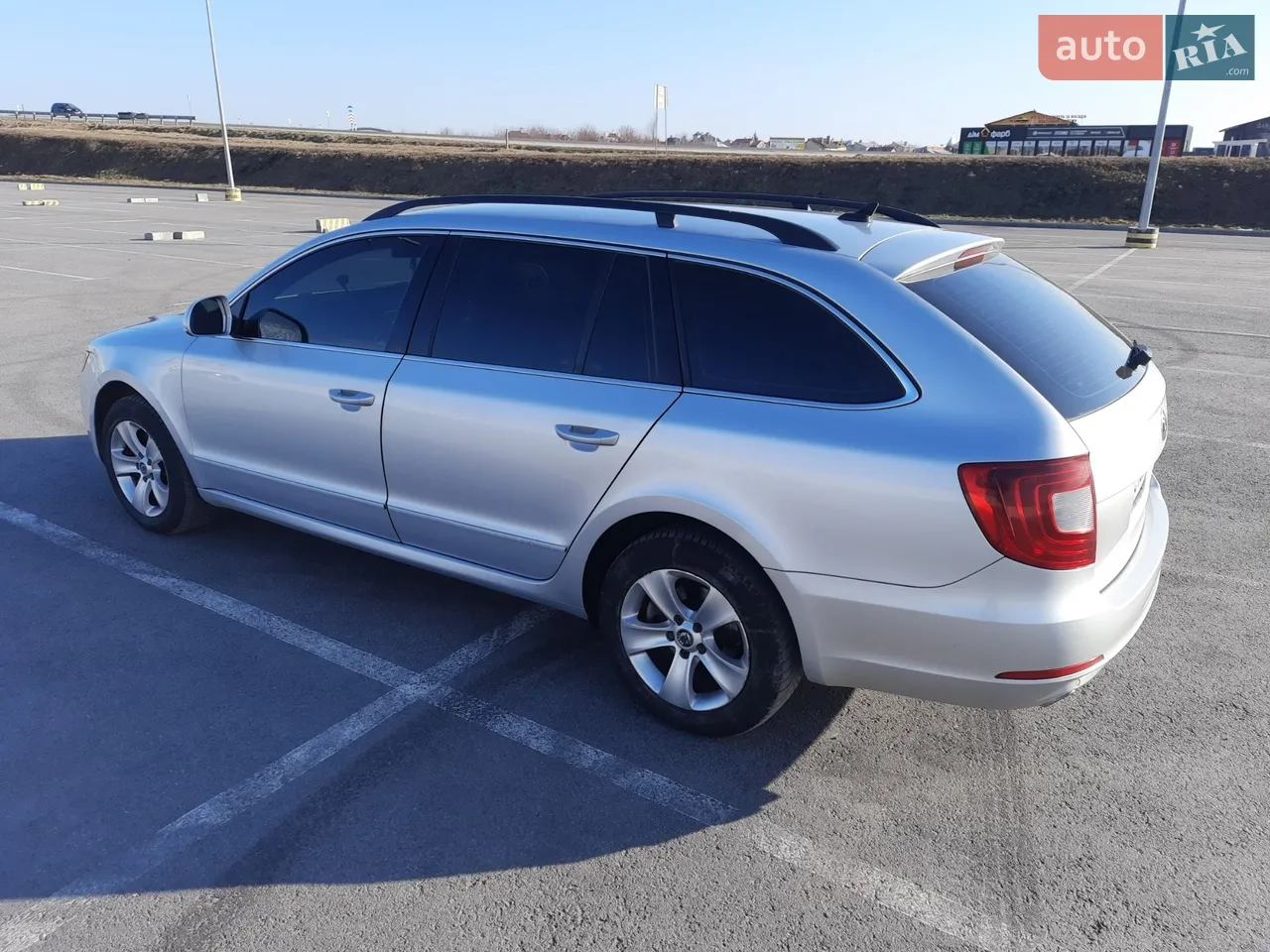 2010 Skoda Superb - мініатюра 28