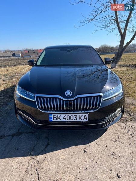 Лифтбек Skoda Superb 2022 в Ровно
