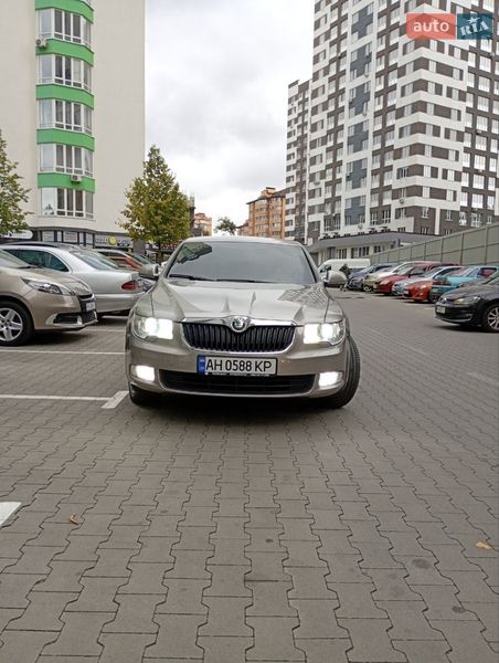 Лифтбек Skoda Superb 2009 в Киеве