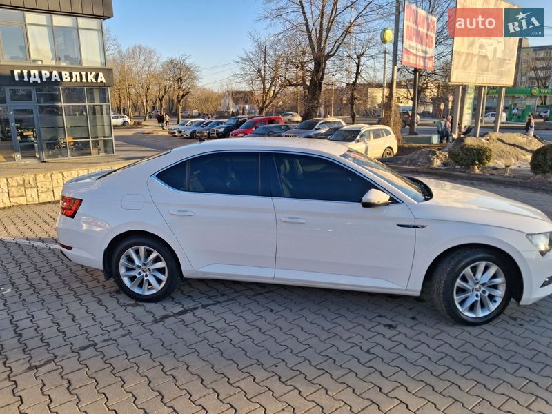 Лифтбек Skoda Superb 2019 в Хмельницком