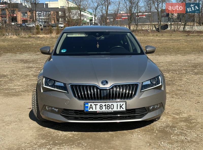 Лифтбек Skoda Superb 2015 в Ивано-Франковске