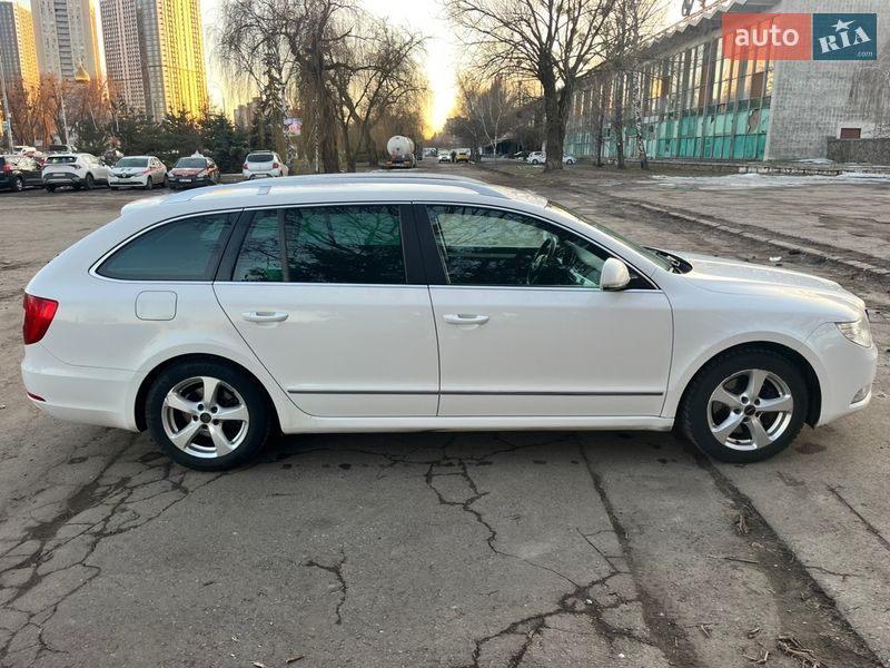 Універсал Skoda Superb 2012 в Києві