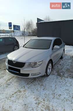 Лифтбек Skoda Superb 2010 в Луцке