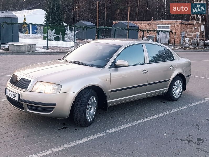 Лифтбек Skoda Superb 2003 в Чернигове