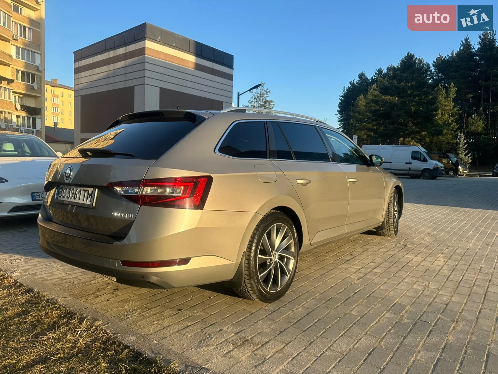 2017 Skoda Superb - мініатюра 10