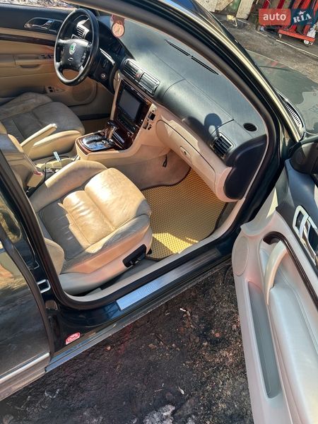 Лифтбек Skoda Superb 2004 в Житомире