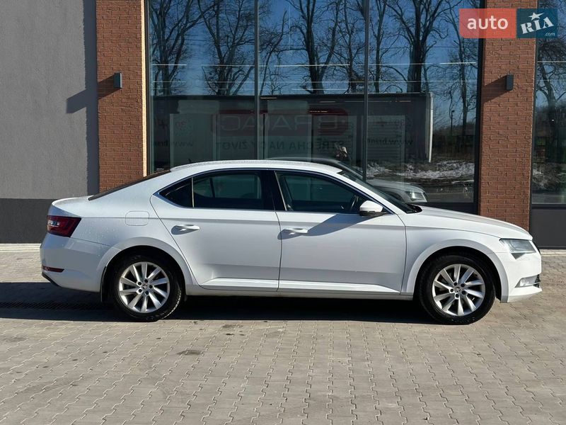 Лифтбек Skoda Superb 2018 в Киеве