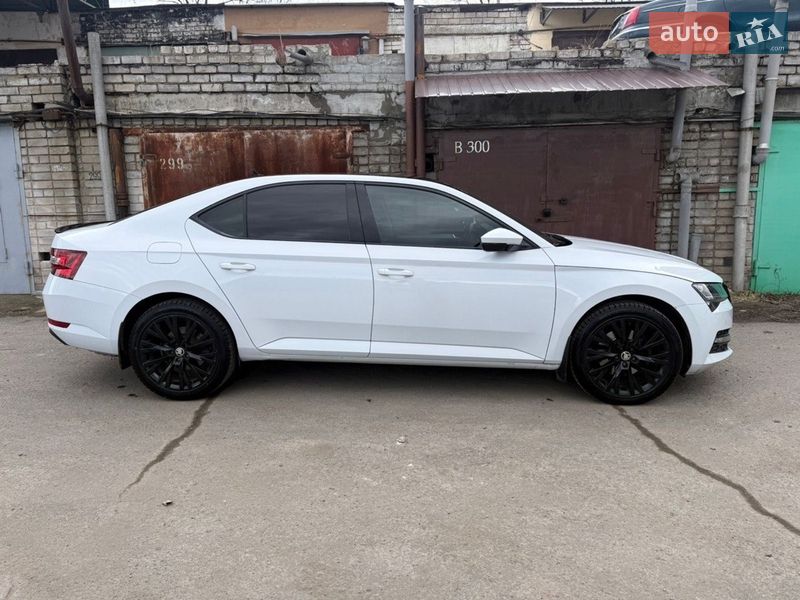 Лифтбек Skoda Superb 2020 в Днепре
