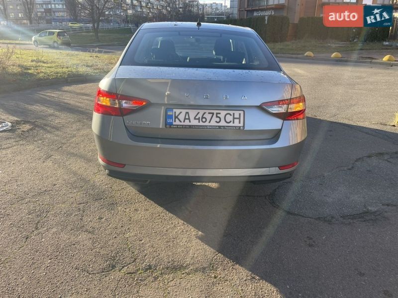 Лифтбек Skoda Superb 2019 в Киеве