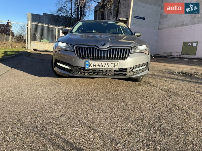 Лифтбек Skoda Superb 2019 в Киеве